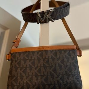 Michael Kors combo purse and belt. Belt is a size small. belt fit a size 4/6.
